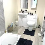 Sunny 3 Bedroom House Near A Stunning Holiday home *