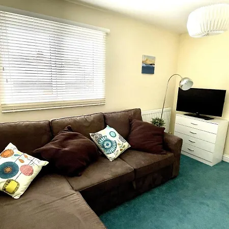 Sunny 3 Bedroom House Near A Stunning